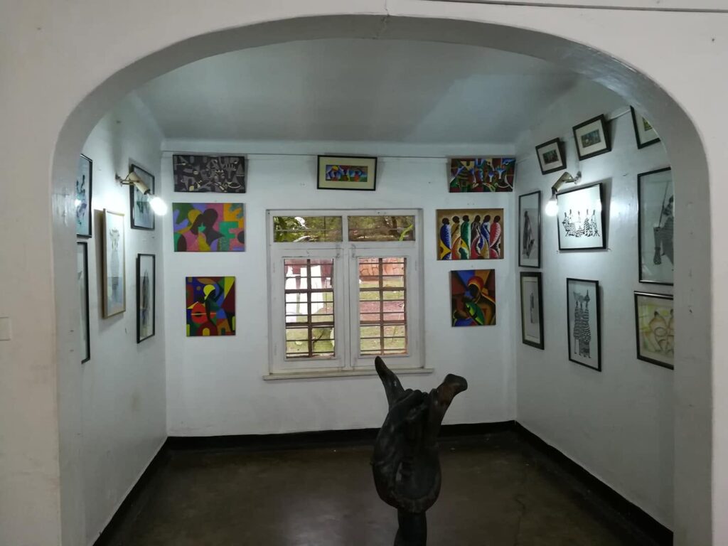 uagndan art on the move